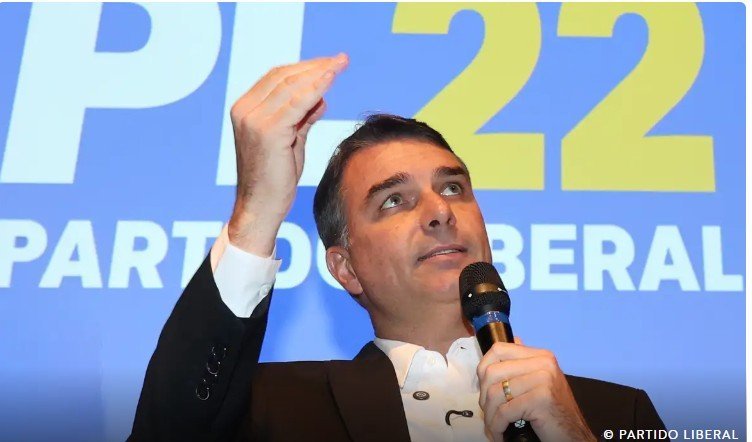 Jingle viral de ‘Osmarzinho’ é adaptado na web com críticas e acusações contra Flávio Bolsonaro