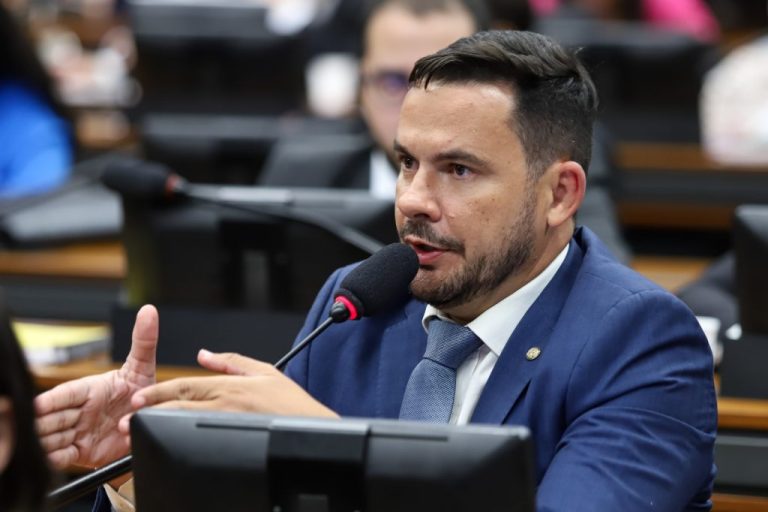 “Querem evitar o julgamento antes das eleições”, reage Capitão Alberto Neto após pedido de vista no STF