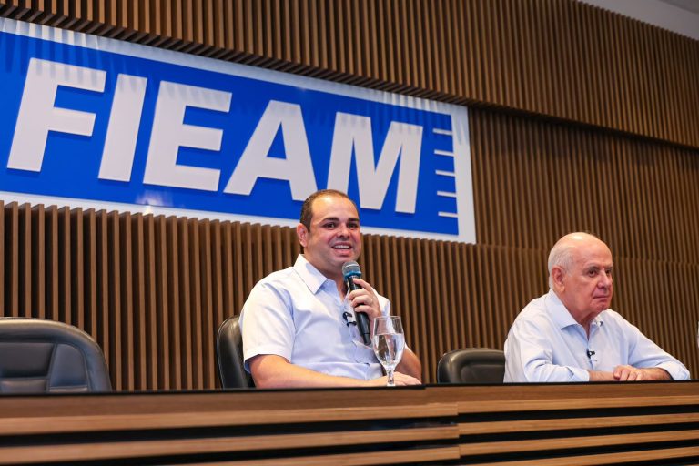 Roberto Cidade defende diálogo com indústria e novas matrizes econômicas para gerar emprego e renda no Amazonas