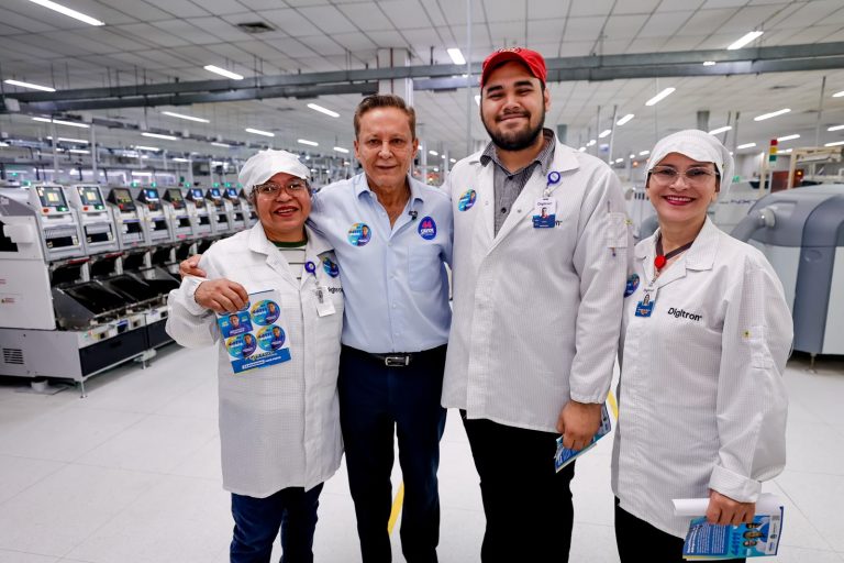 Em visita à Digitron, Adjuto Afonso defende fortalecimento da indústria no Amazonas