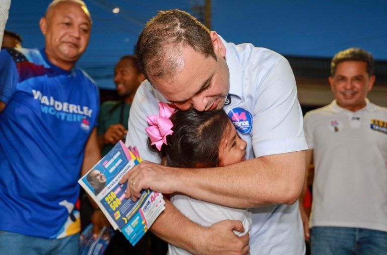 Roberto Cidade leva proposta ‘Mãe Solo Protegida’ às ruas do Zumbi e reforça compromisso com mulheres no segundo mandato
