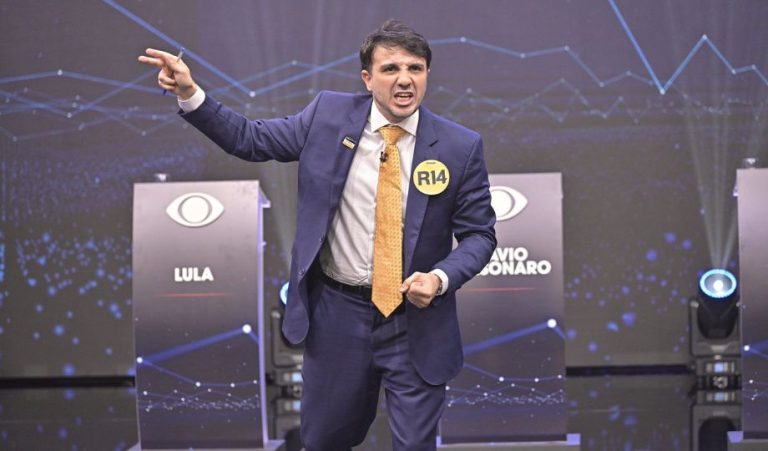Renan Santos faz ato em Manaus após chamar Zona Franca de “economia artificial” e defender mudanças no modelo