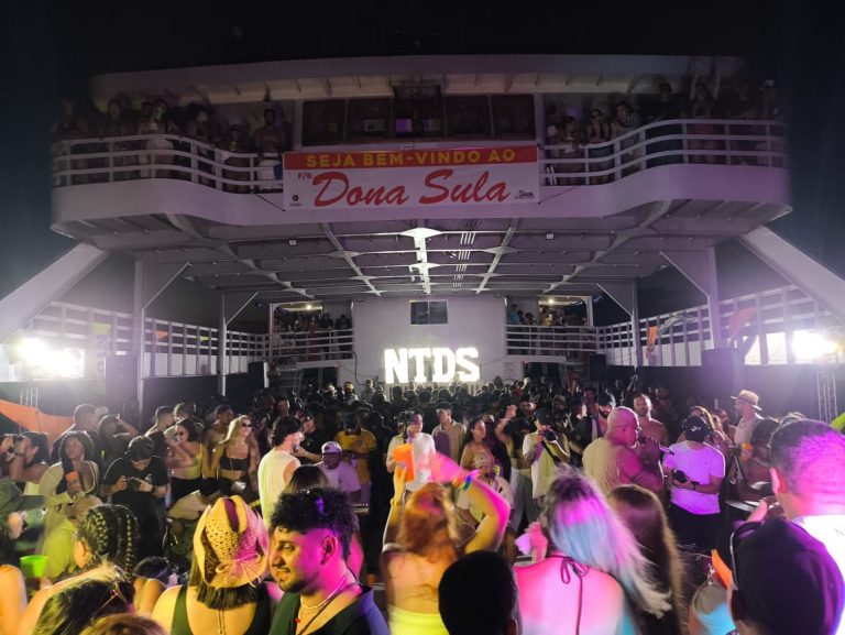 Pagodin a Bordo promove Carnaval fora de época no Rio Negro com Denny Salvador, Loka Tentação e Só Vibe