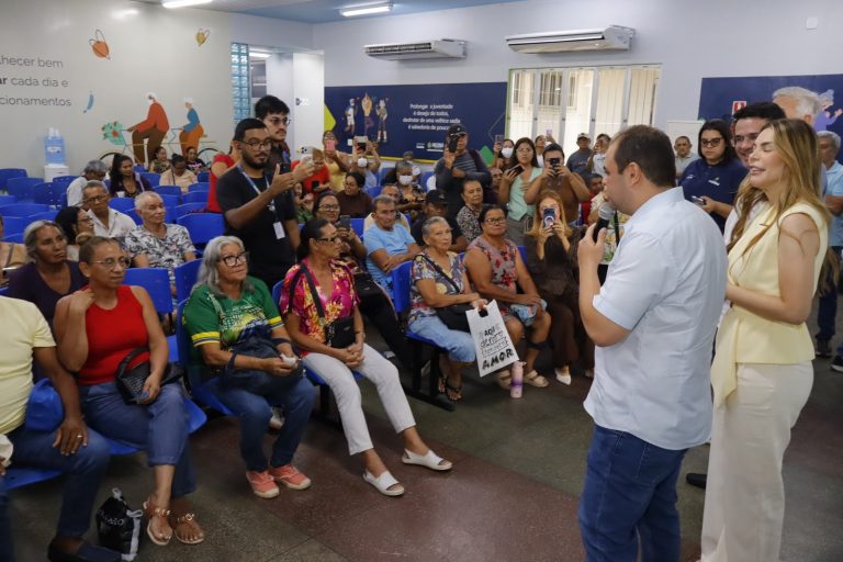Governador Roberto Cidade reforça atendimento a idosos com mutirão oftalmológico e entrega de óculos